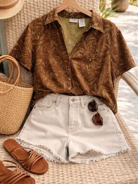 White Stag Women's Button-Up Shirt in Olive Green and Brown Floral Trim size 2x